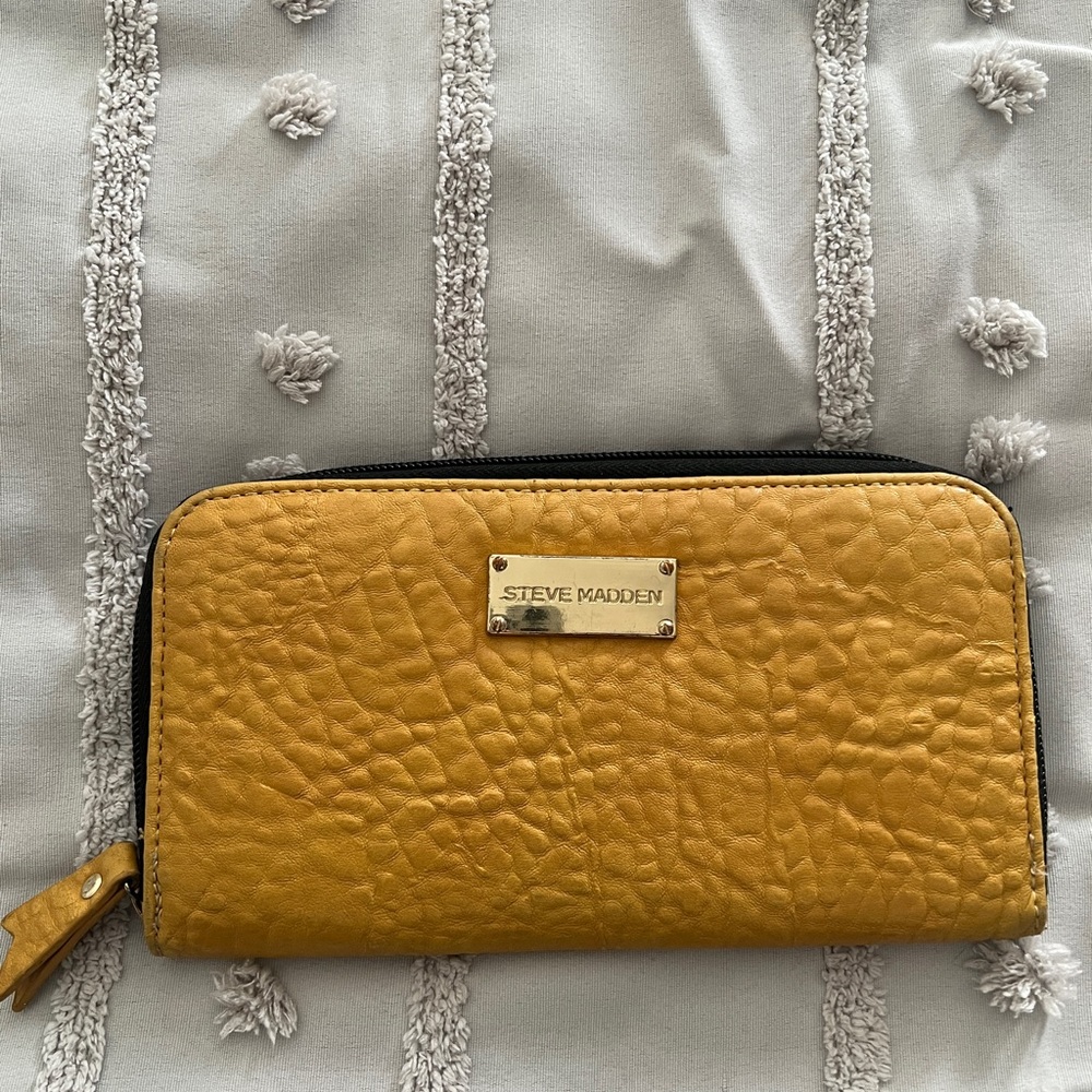 Steve Madden full zip wallet